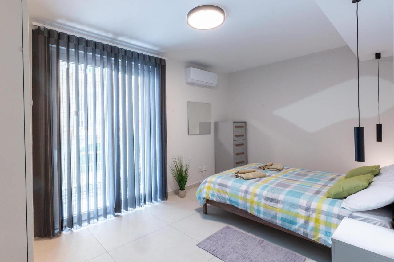 Seafront Luxury Apartment St. Paul's Bay Exterior foto